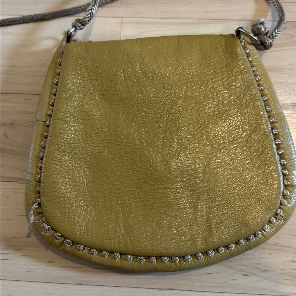 Vintage-Leather Embroidered crossbody handbag purse-decorative tassel closure - Picture 5 of 7